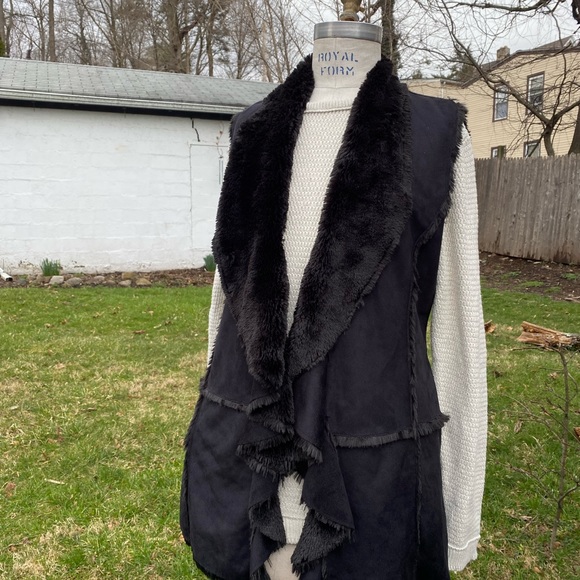 Muche et Muchette Diago Vest Black Vegan Suede Fur Size 0/S - Picture 1 of 9